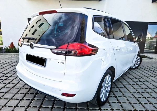 Opel Zafira cena 53900 przebieg: 199999, rok produkcji 2017 z Gniezno małe 301